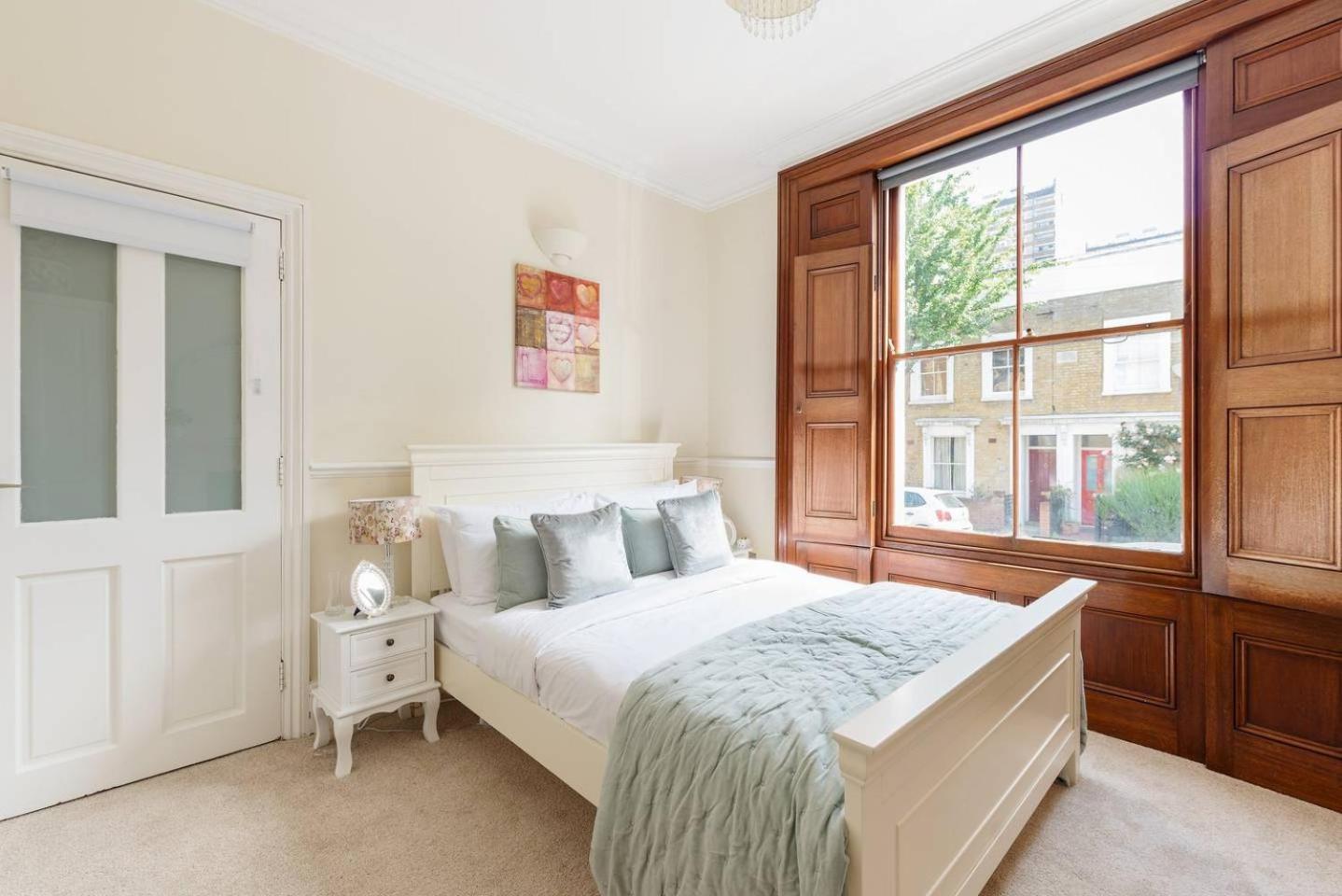 Charming 3bd Flat - 5 Minutes To Victoria Park * Londra